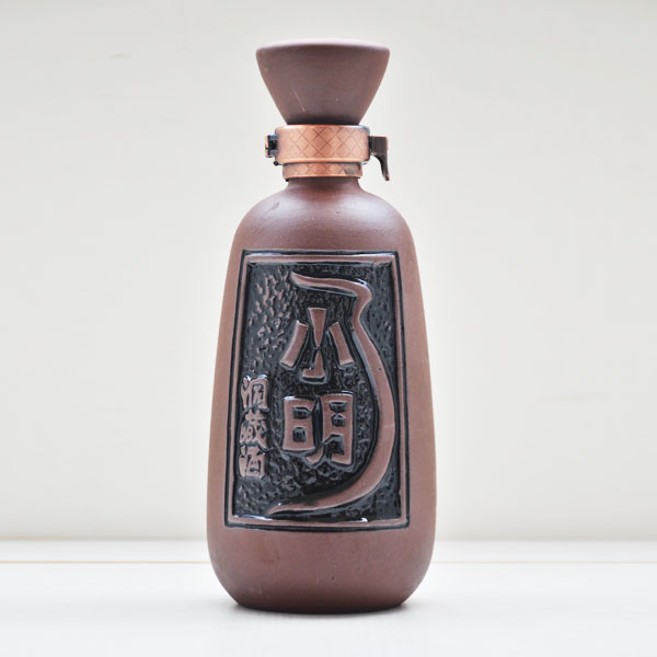 內蒙古小明洞藏紫砂陶瓷酒瓶