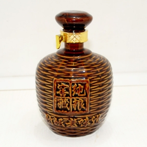 純糧窖藏陶瓷酒瓶